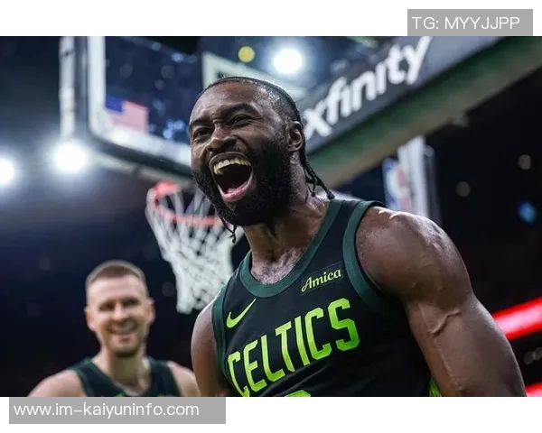 布朗回应质疑称将全力展现绿军篮球风格与实力